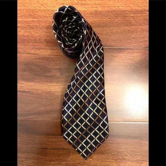 🍁SALE🍁BERGAMO New York Black Geometric Design Necktie - Picture 1 of 11